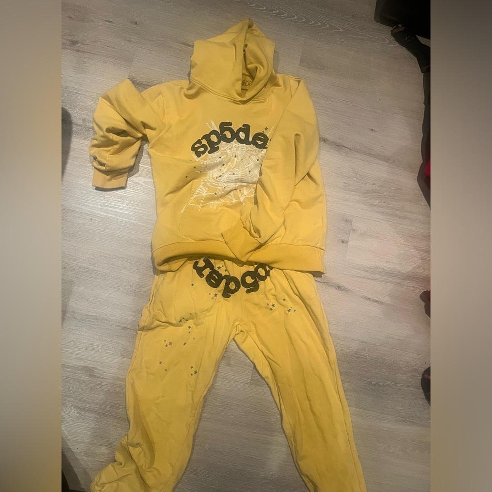 S5DER YELLOW TRACKSUIT‼️DEAL‼️